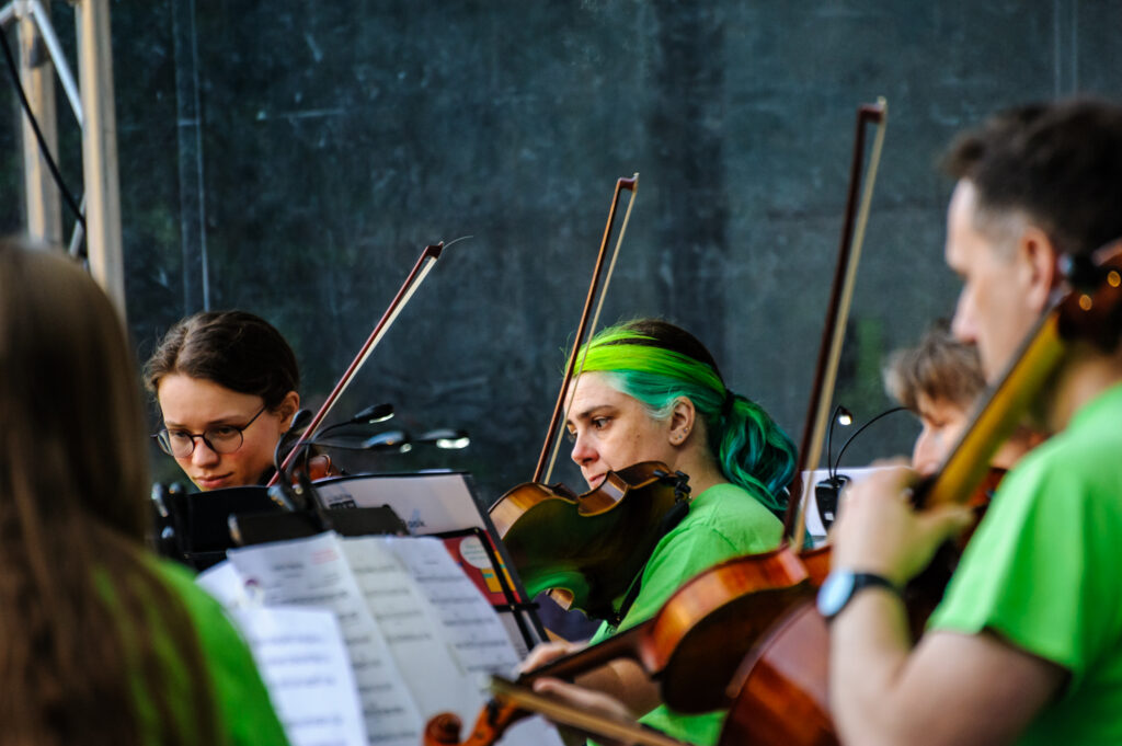 Anna McManus playing Violin at the MAC